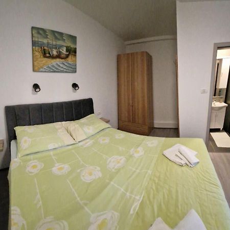 Apartments Vuceric Перой Экстерьер фото