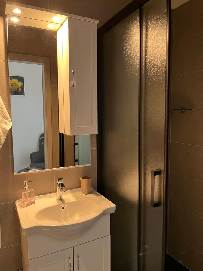 Apartments Vuceric Перой Экстерьер фото