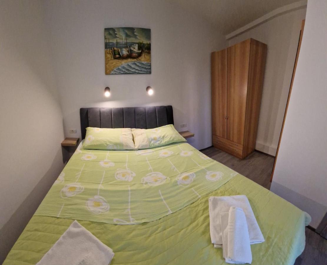 Apartments Vuceric Перой Экстерьер фото