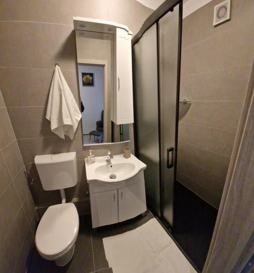 Apartments Vuceric Перой Экстерьер фото