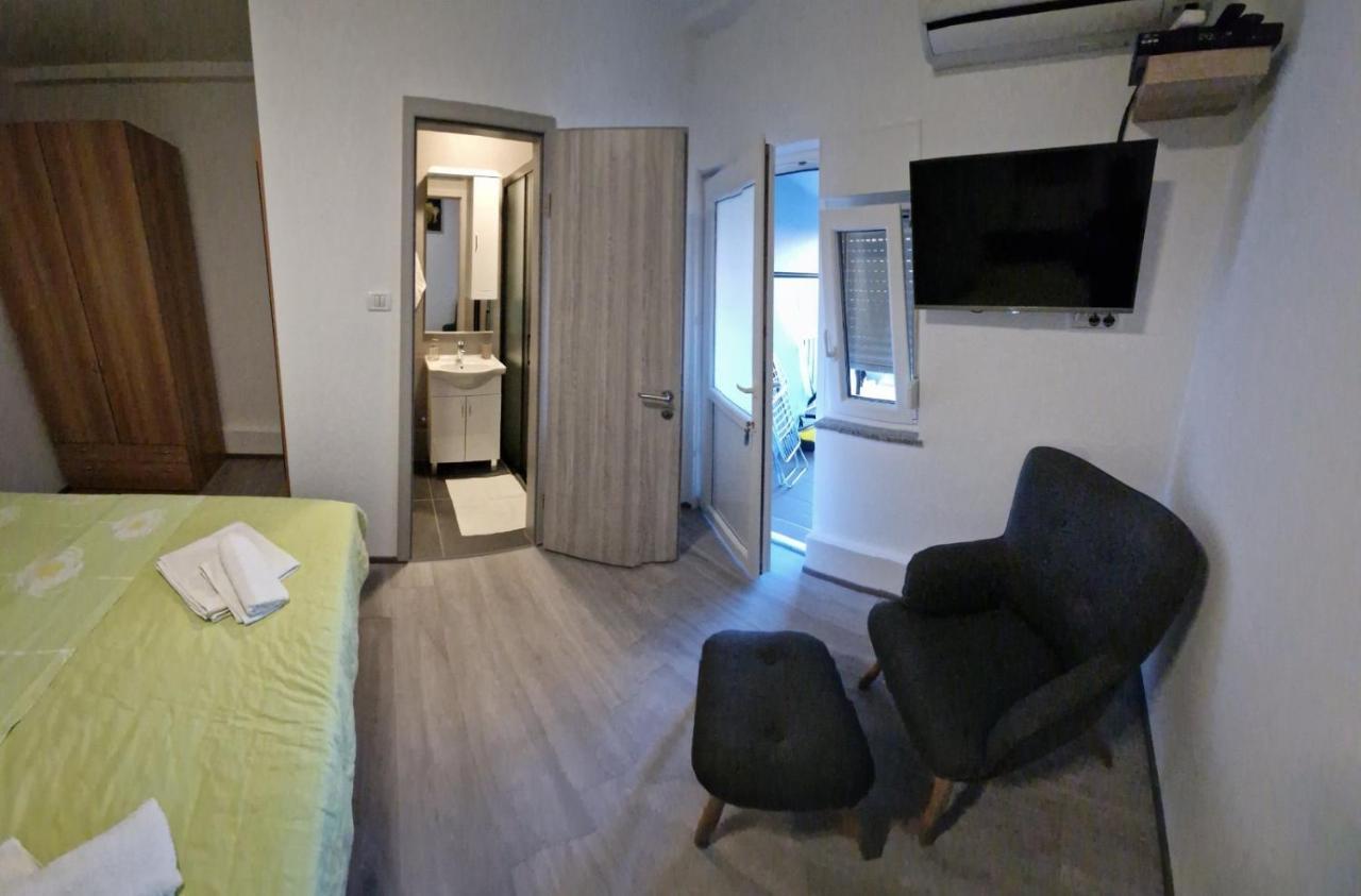 Apartments Vuceric Перой Экстерьер фото