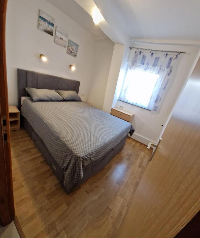 Apartments Vuceric Перой Экстерьер фото