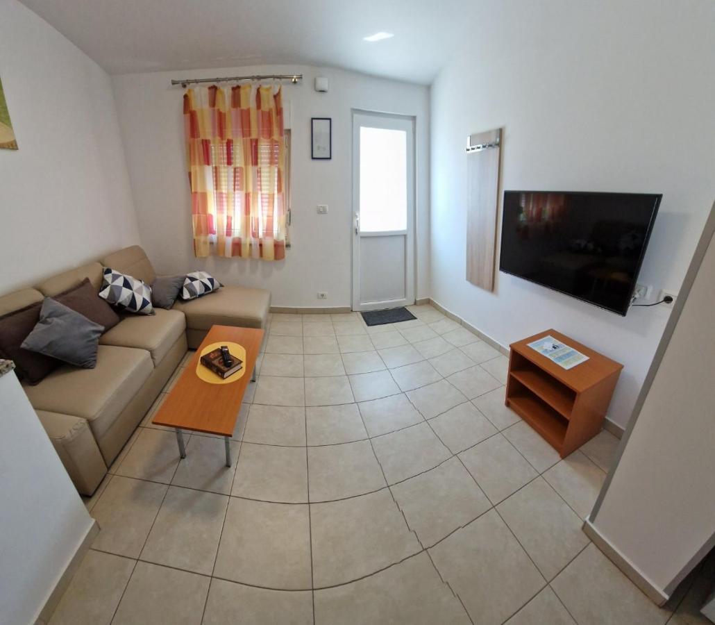 Apartments Vuceric Перой Экстерьер фото