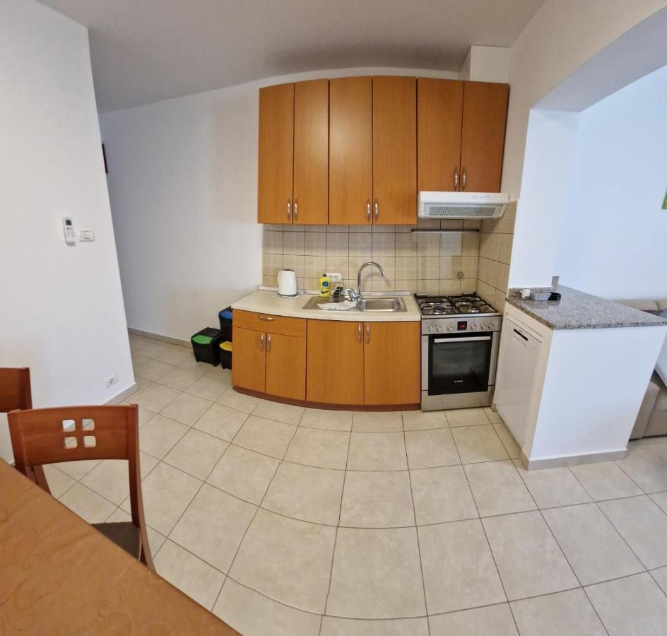Apartments Vuceric Перой Экстерьер фото