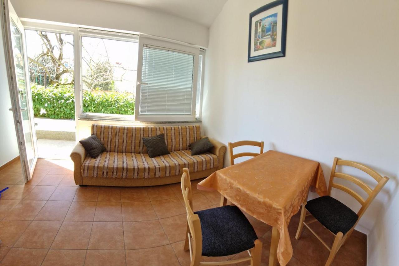 Apartments Vuceric Перой Экстерьер фото
