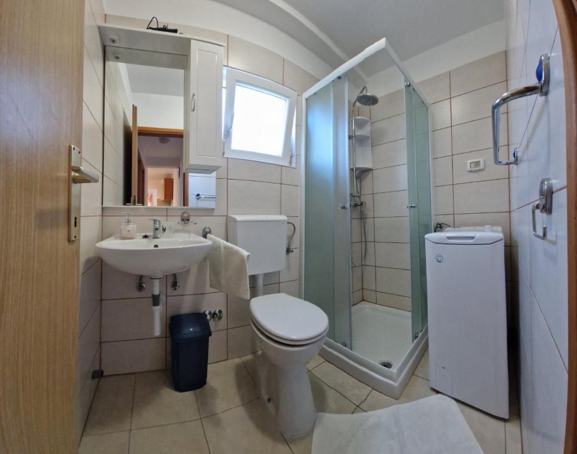 Apartments Vuceric Перой Экстерьер фото