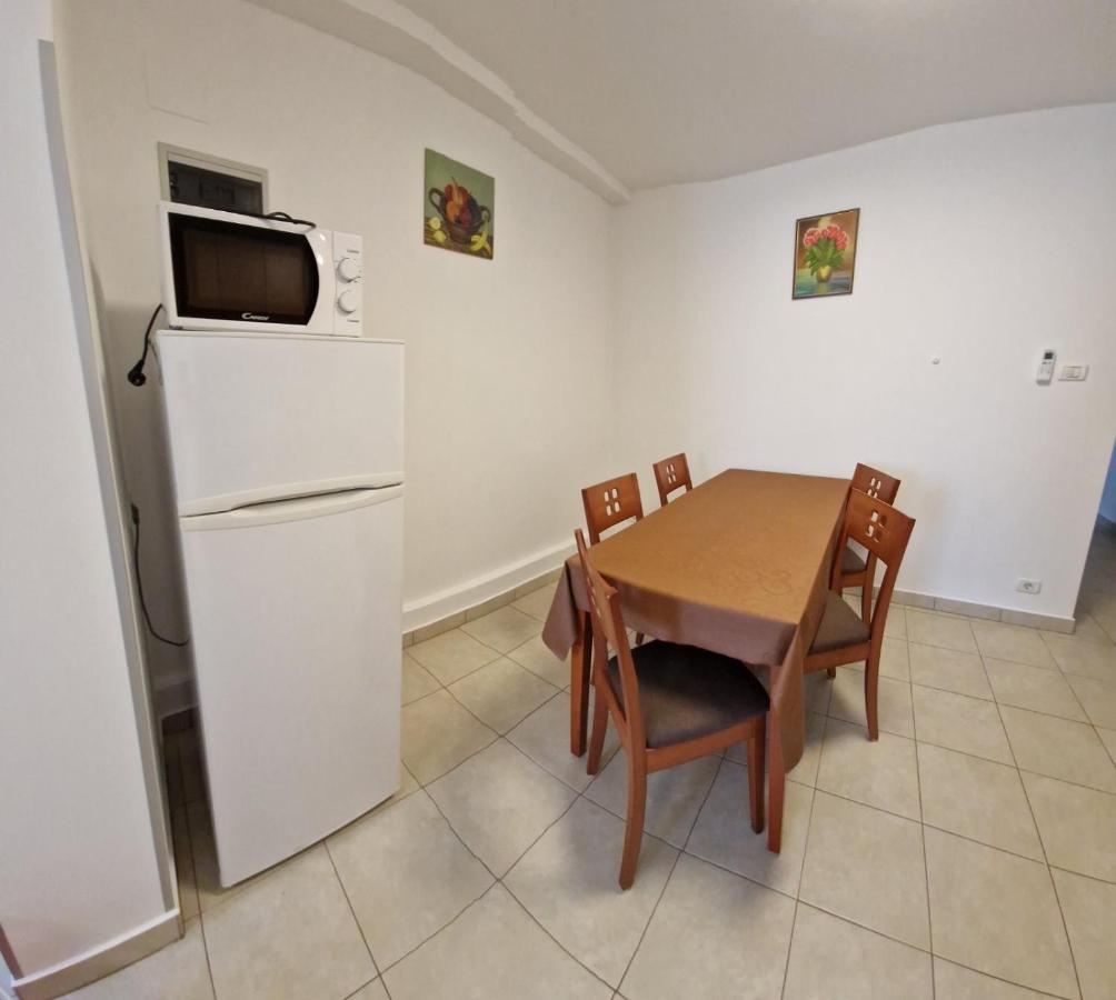 Apartments Vuceric Перой Экстерьер фото