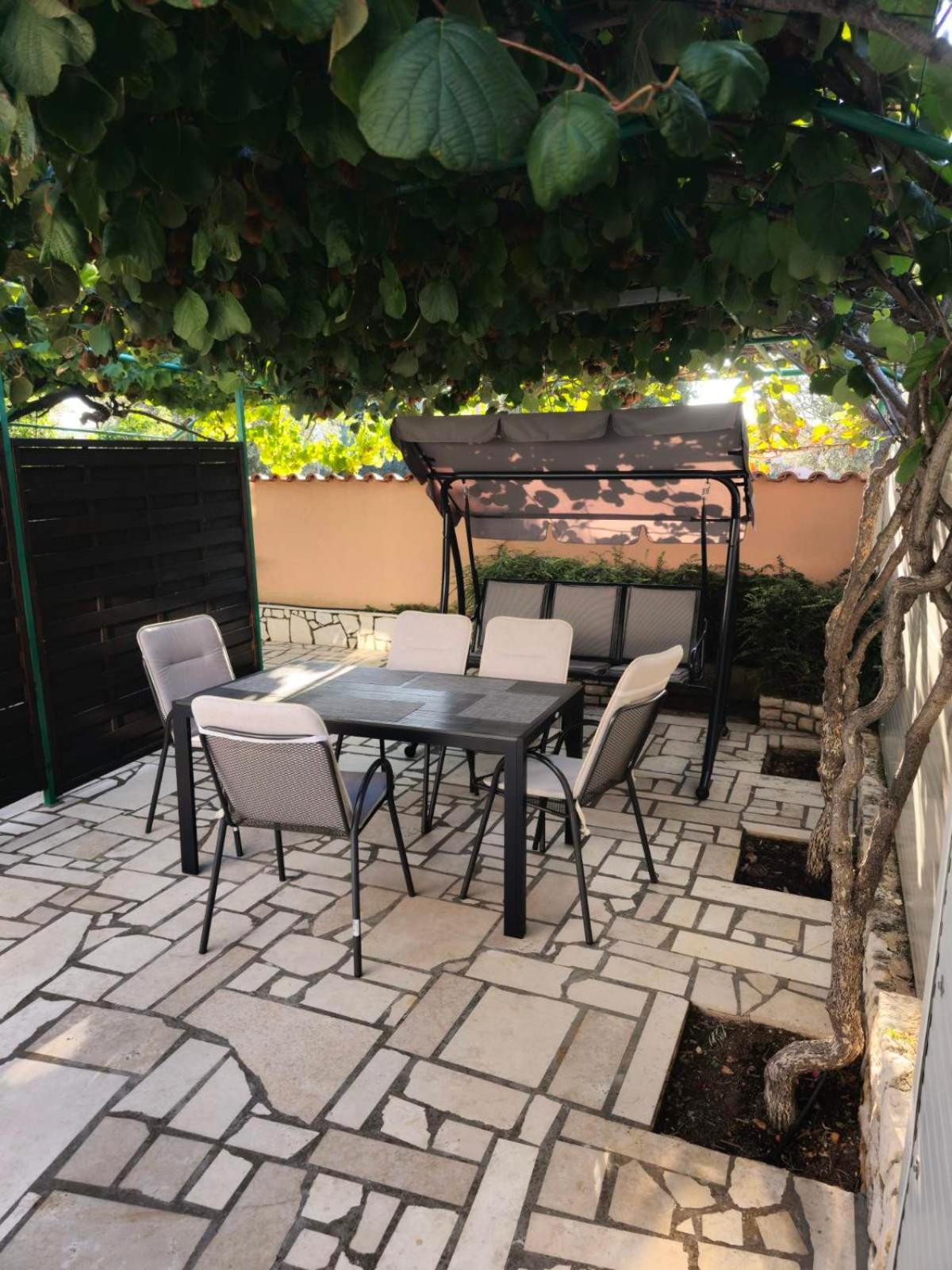 Apartments Vuceric Перой Экстерьер фото