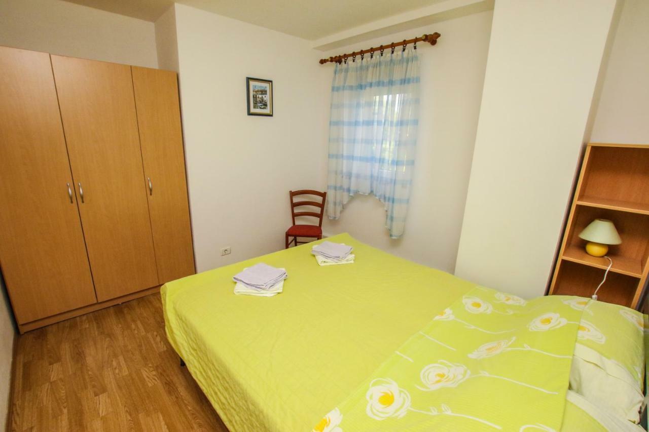 Apartments Vuceric Перой Экстерьер фото