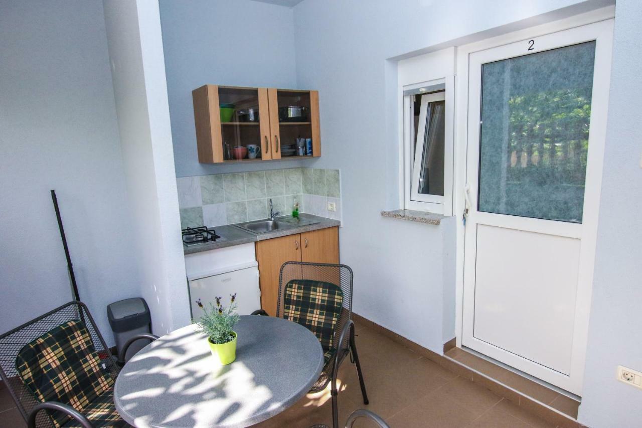 Apartments Vuceric Перой Экстерьер фото