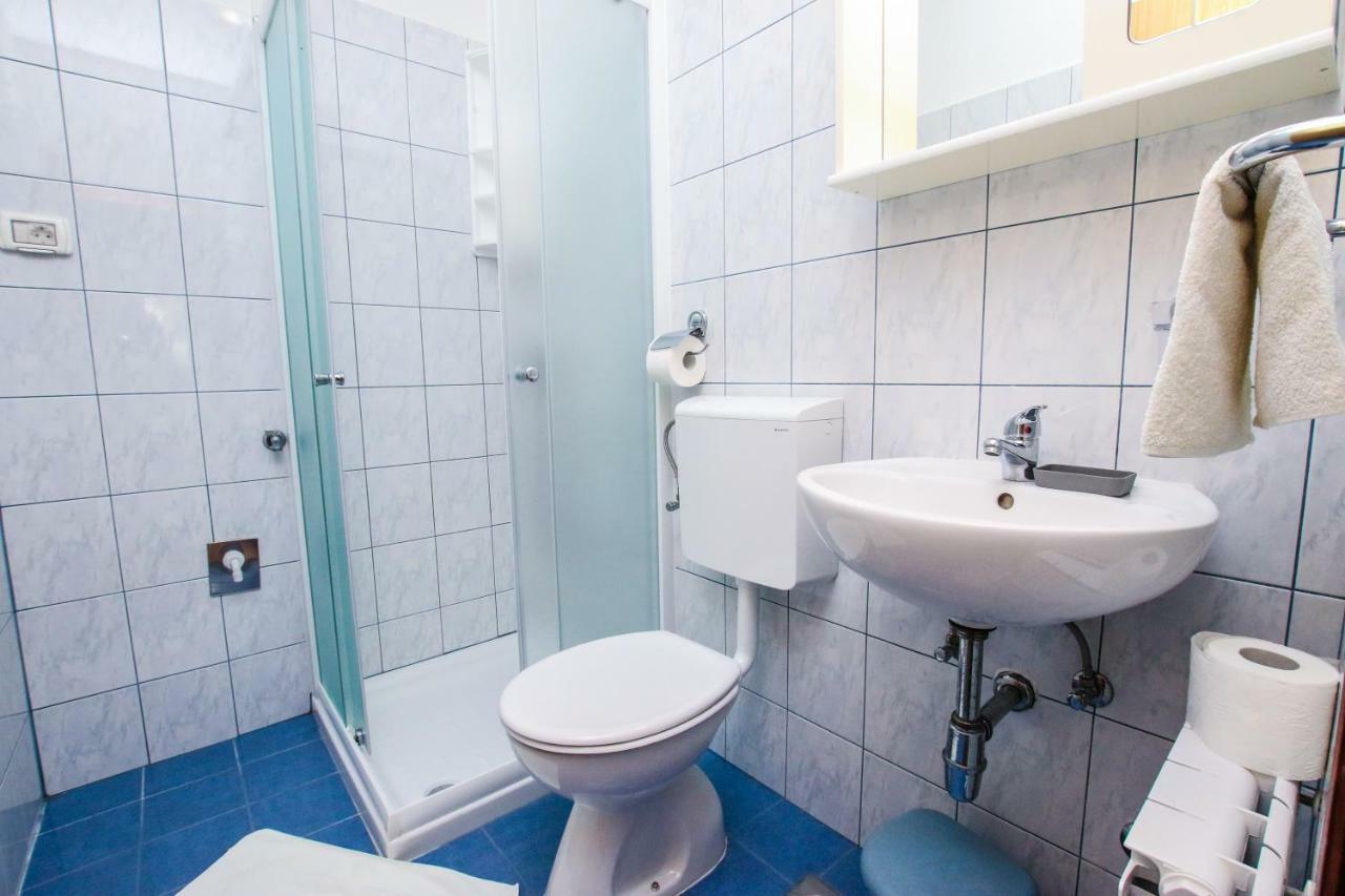 Apartments Vuceric Перой Экстерьер фото
