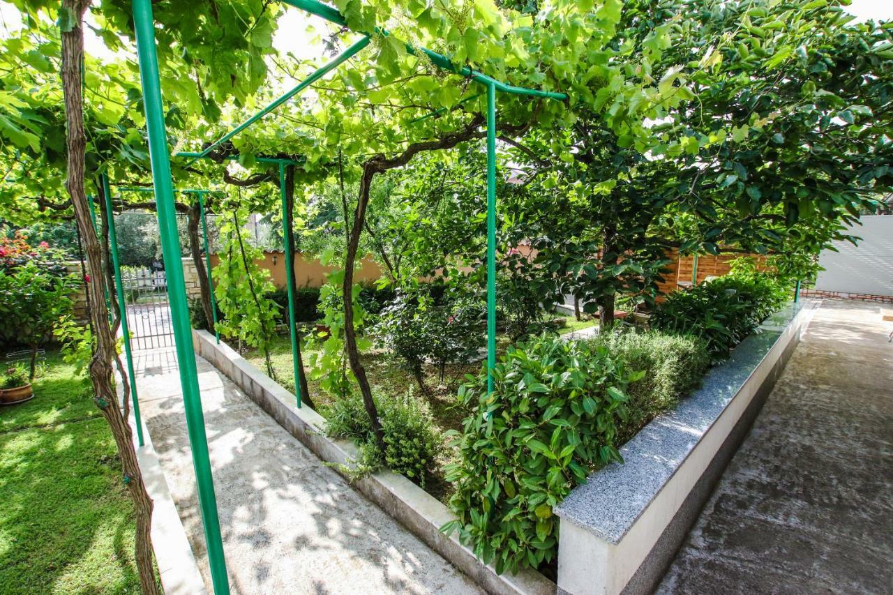 Apartments Vuceric Перой Экстерьер фото